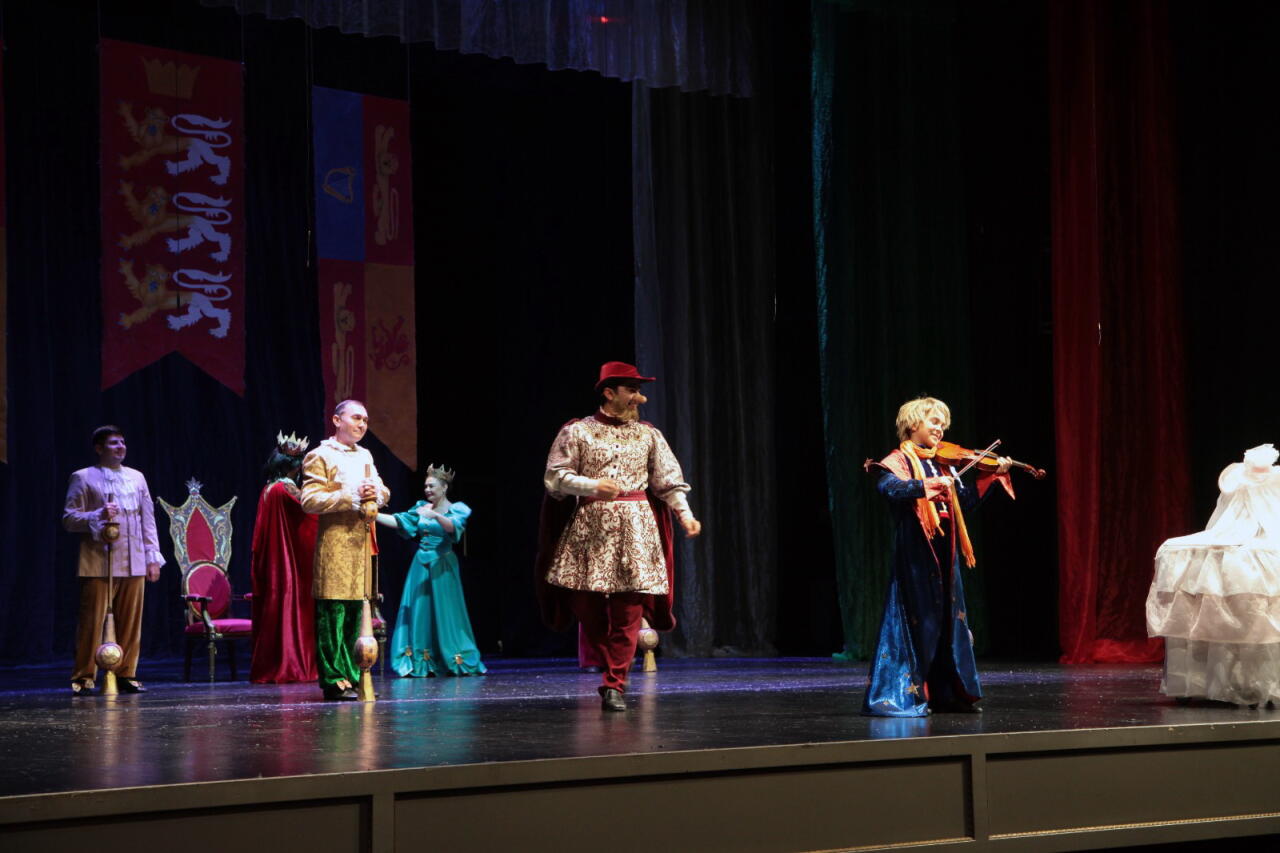 Воспитанники детского дома стали гостями азербайджанского театра