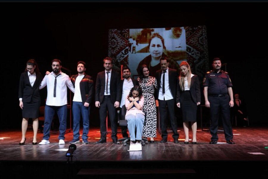 Азербайджанский спектакль на английском языке вызвал большой резонанс в Пакистане