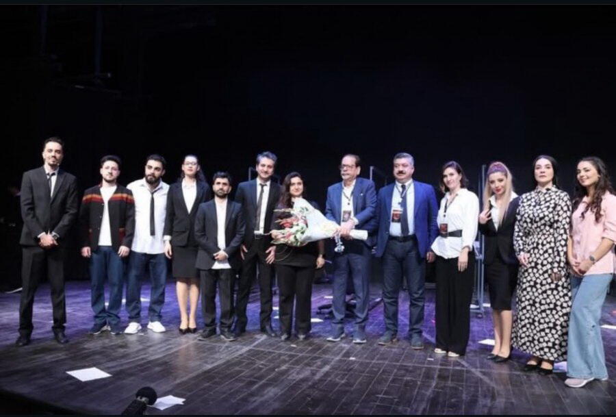 Азербайджанский спектакль на английском языке вызвал большой резонанс в Пакистане