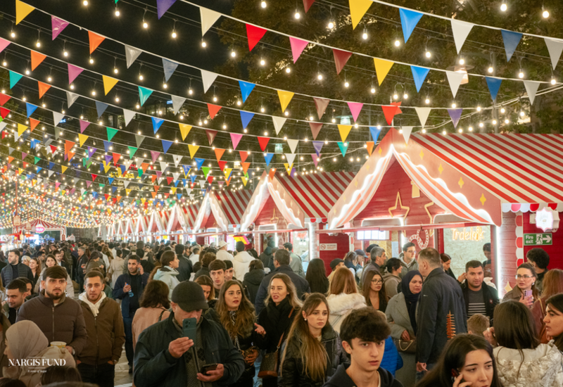 Bakı şəhərinin sevilən "Qış nağılı" yenidən Fəvvarələr meydanında!