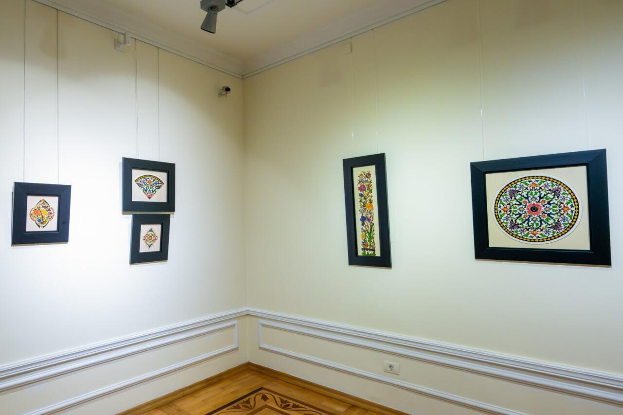 В Баку состоялось торжественное открытие экспозиции "Мирза Гадим Иревани: 200-летняя летопись искусства"