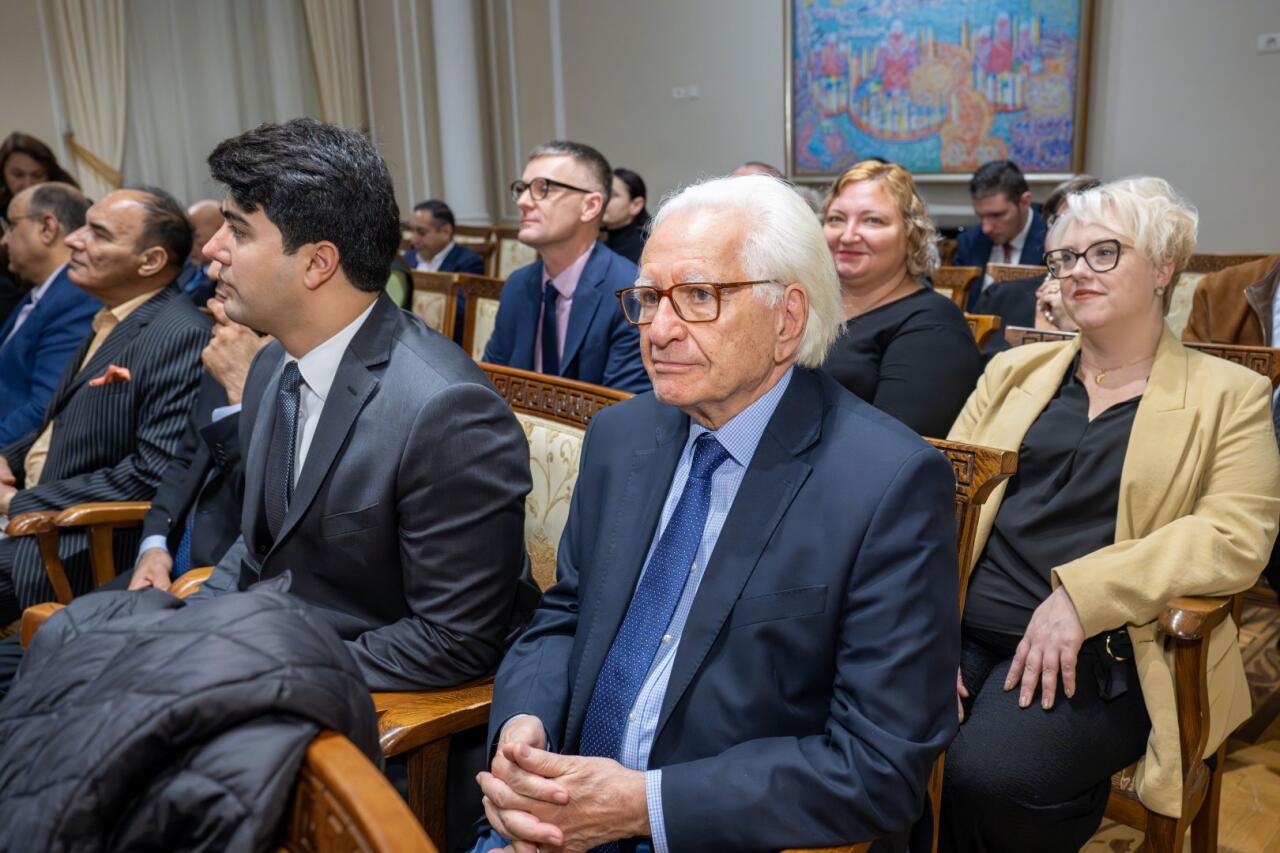 В Баку состоялось торжественное открытие экспозиции "Мирза Гадим Иревани: 200-летняя летопись искусства"