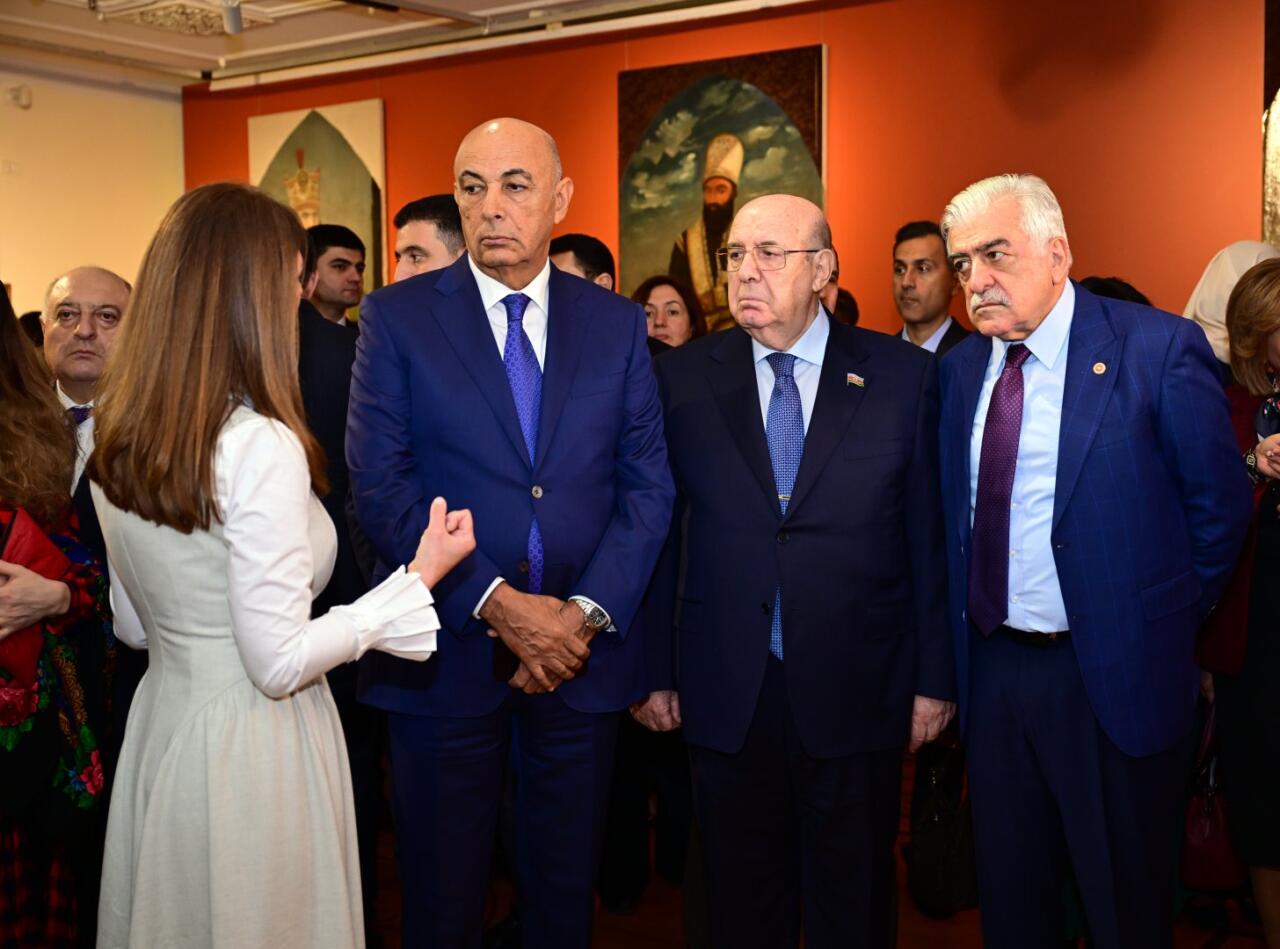 В Баку состоялось торжественное открытие экспозиции "Мирза Гадим Иревани: 200-летняя летопись искусства"