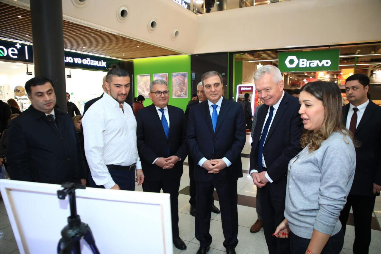 В Гяндже прошла выставка «Польша глазами азербайджанских художников»