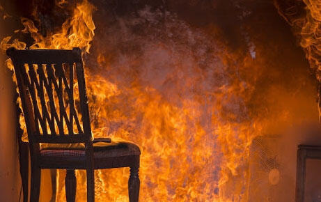 V požaru v Lökbatanu umrli štirje ljudje, vključno z otrokoma, sprožena preiskava