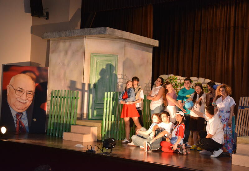 Академический русский драмтеатр представил спектакль в Шамахе