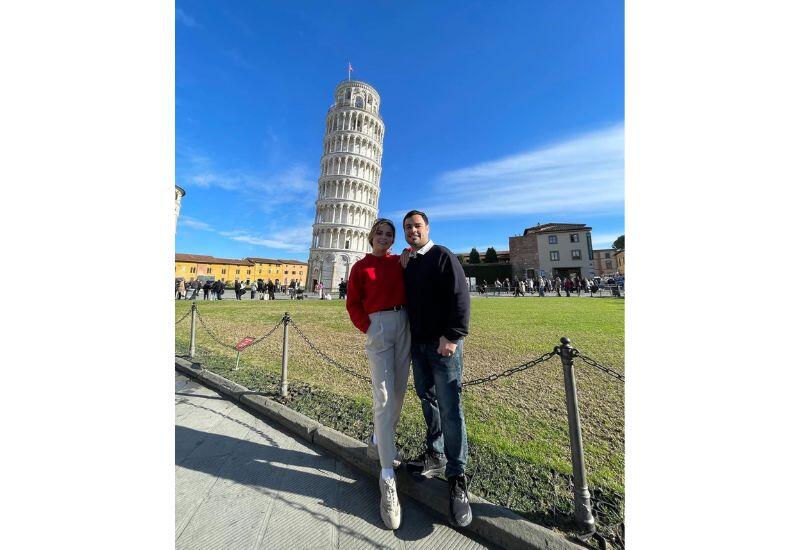 Севда Яхъяева спела на фоне Пизанской башни