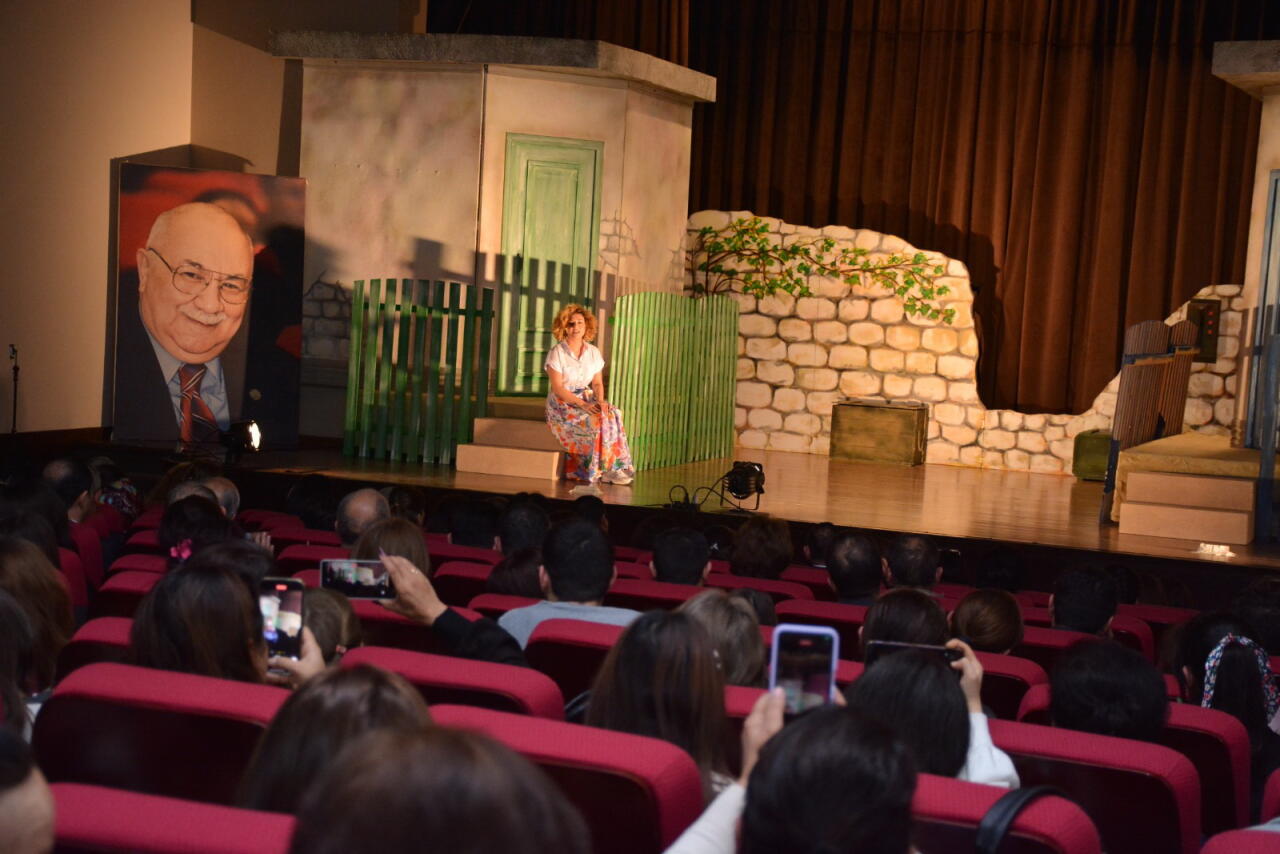 Академический русский драмтеатр представил спектакль в Шамахе