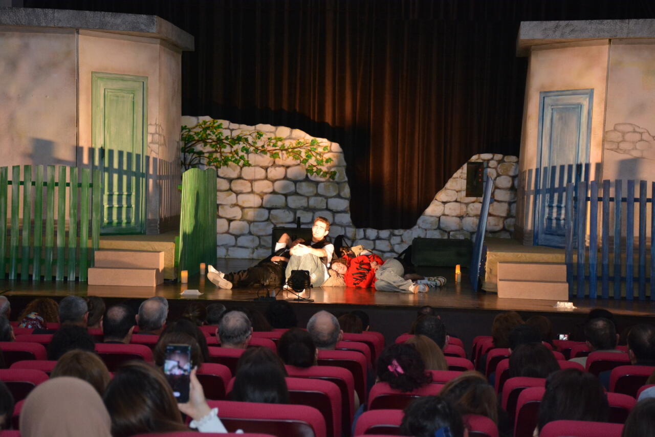 Академический русский драмтеатр представил спектакль в Шамахе