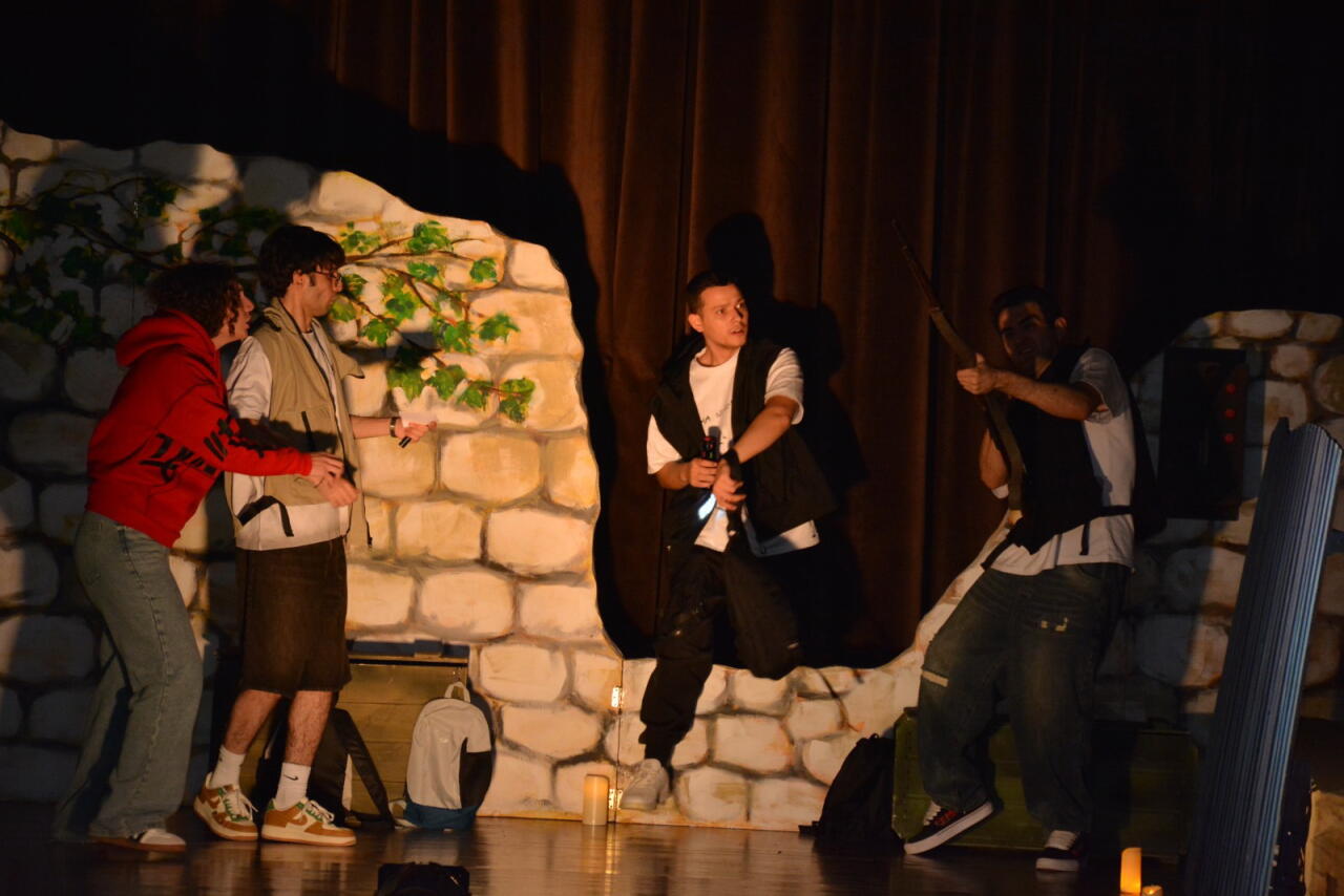 Академический русский драмтеатр представил спектакль в Шамахе