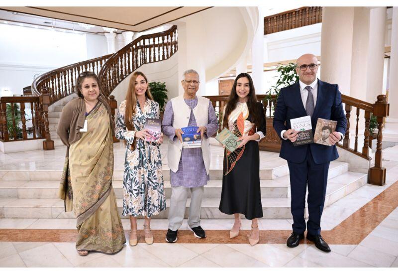 Heydər Əliyev Fondunun vitse-prezidenti Leyla Əliyeva və Bakı Media Mərkəzinin rəhbəri Arzu Əliyeva Dəkkədə Banqladeşin müvəqqəti hökumətinin Baş müşaviri ilə görüşüblər