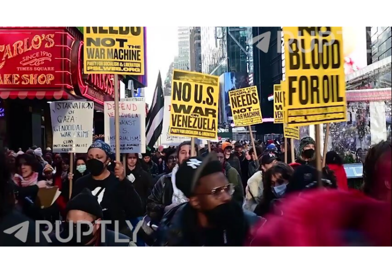 В Нью-Йорке прошел многотысячный марш