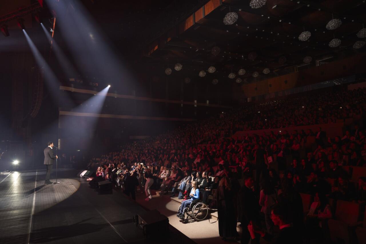 EMIN подарил Баку теплый декабрьский вечер