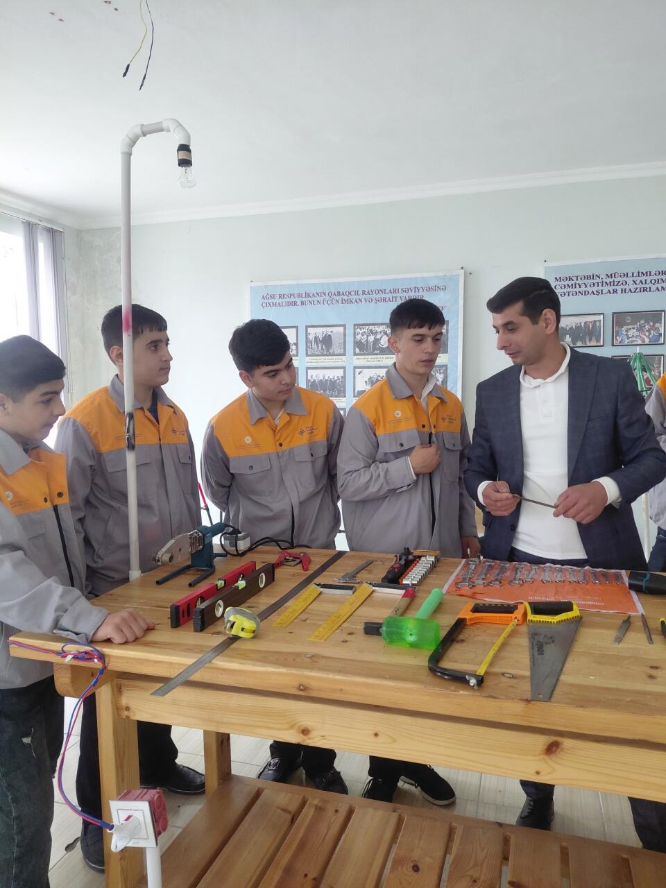 Azərbaycanda 9000-dən çox şagird peşə yönümlü təhsilə cəlb olunub