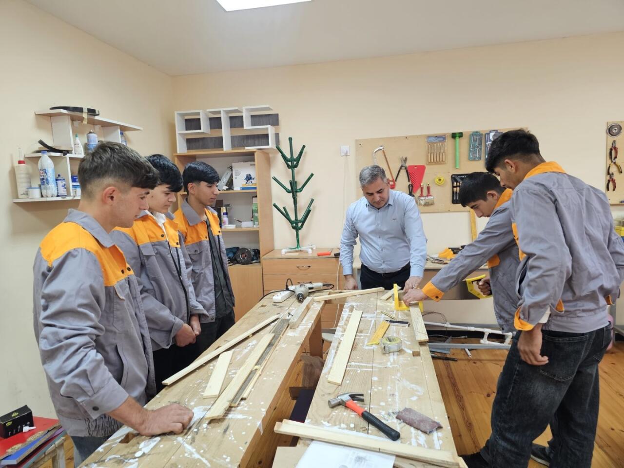 Azərbaycanda 9000-dən çox şagird peşə yönümlü təhsilə cəlb olunub