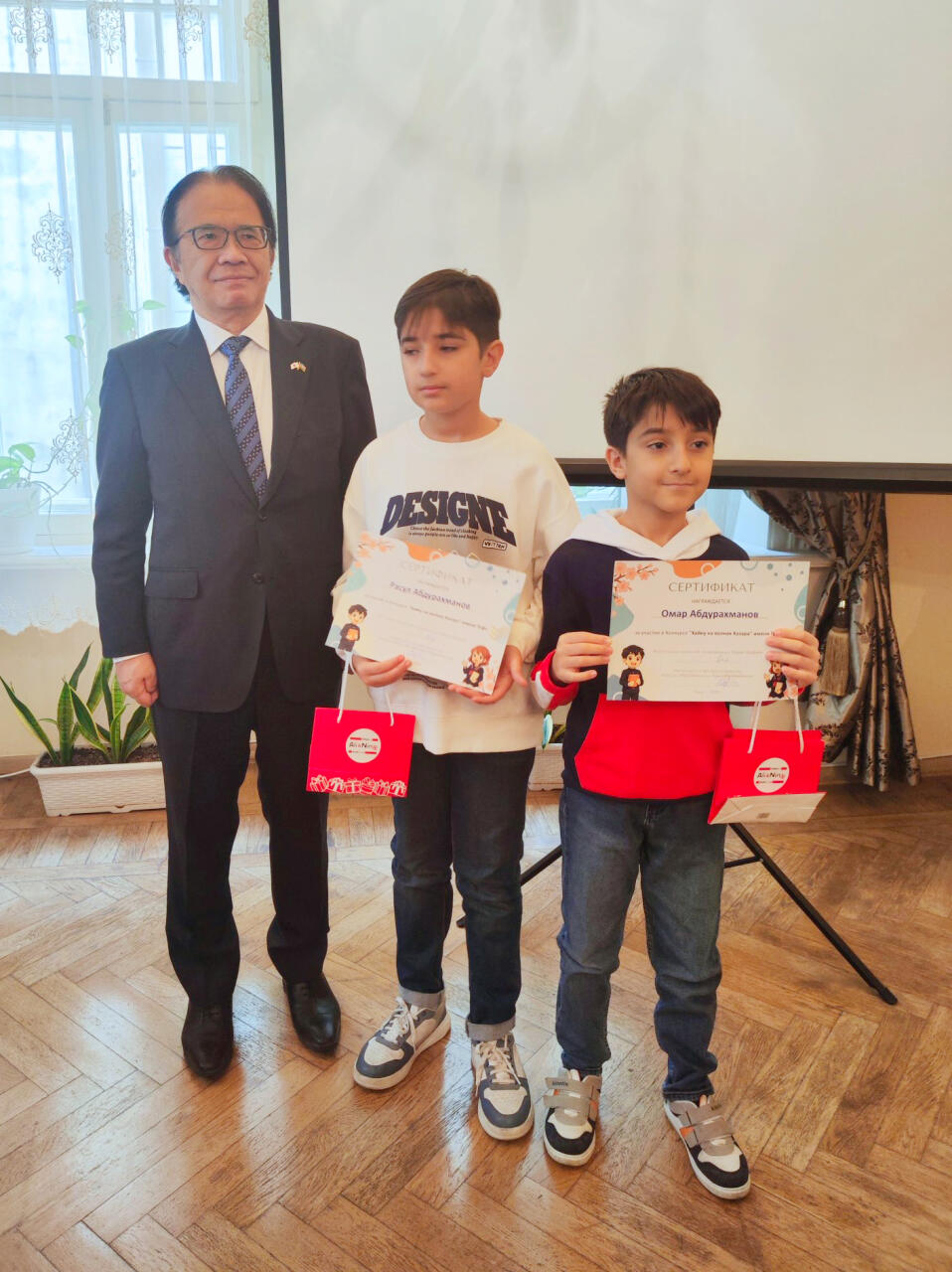 В Баку наградили победителей конкурса "Хайку на волнах Хазара"