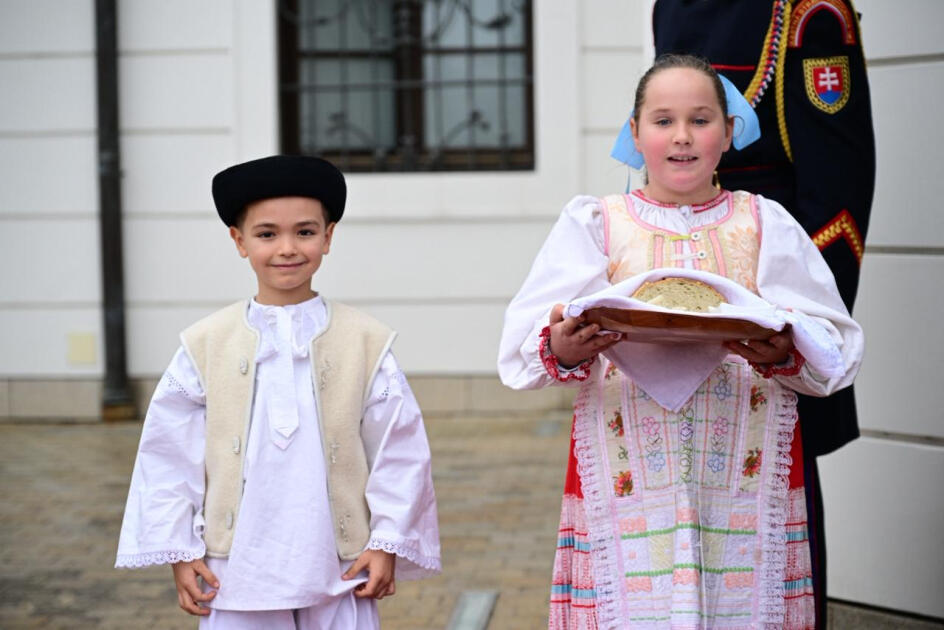 Состоялась церемония официальной встречи Президента Ильхама Алиева в Братиславе