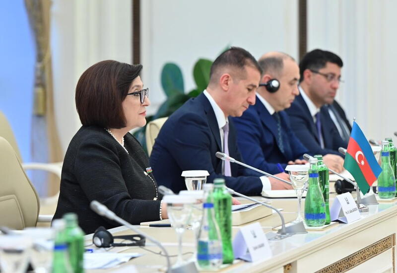 Milli Məclisin sədri İran XİN rəhbəri ilə parlamentlərarası əməkdaşlığı müzakirə edib