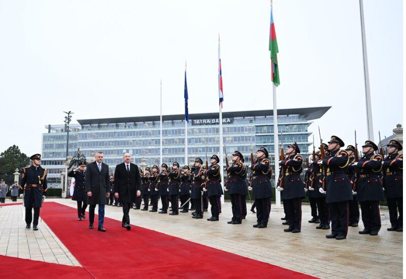 Состоялась церемония официальной встречи Президента Ильхама Алиева в Братиславе