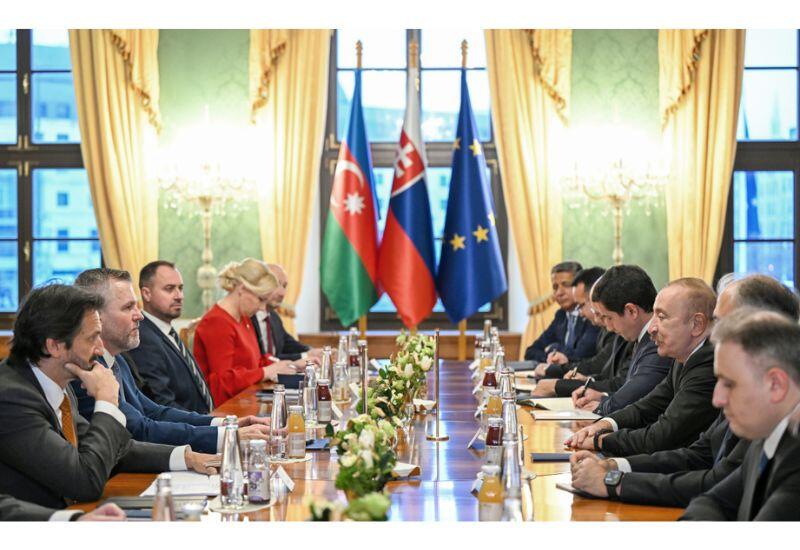 Bratislavada Azərbaycan Prezidenti İlham Əliyevin Slovakiya Prezidenti ilə geniş tərkibdə görüşü olub