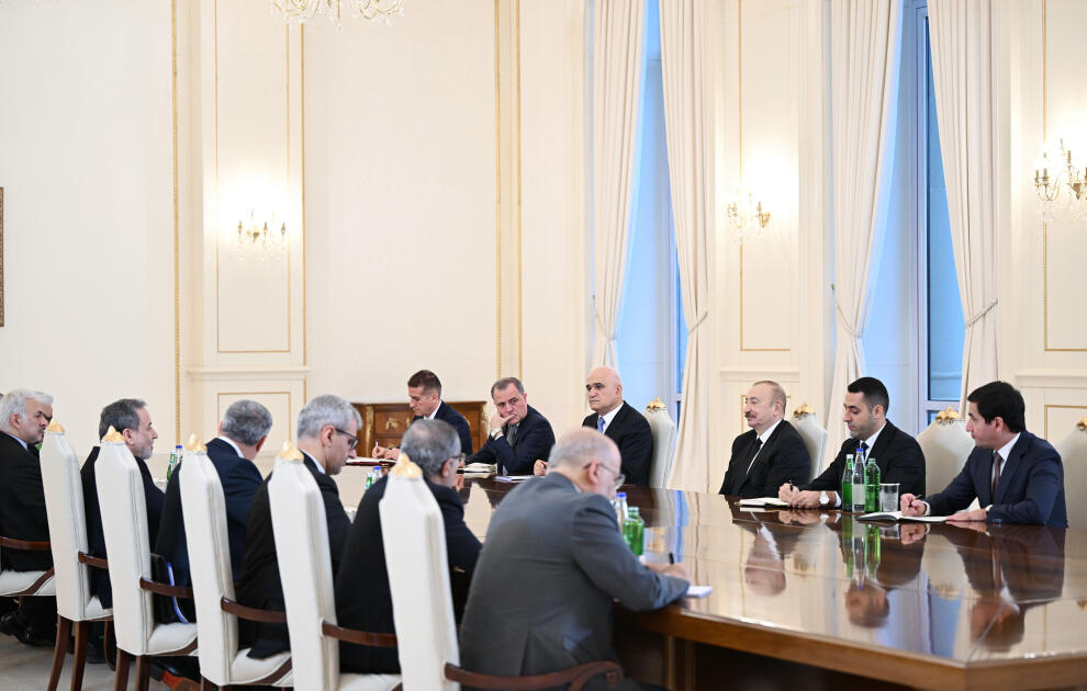 Президент Ильхам Алиев принял делегацию во главе с министром иностранных дел Ирана