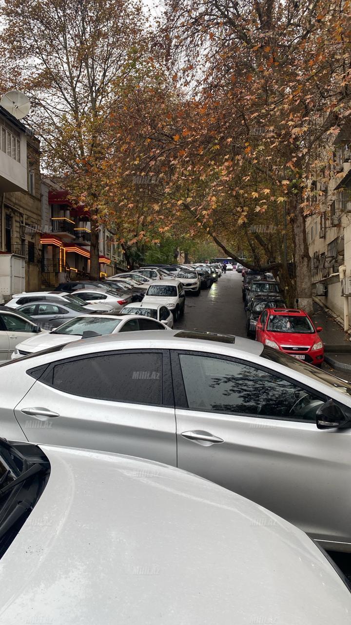 В Сабаильском районе Баку ограничен доступ к крупной парковке