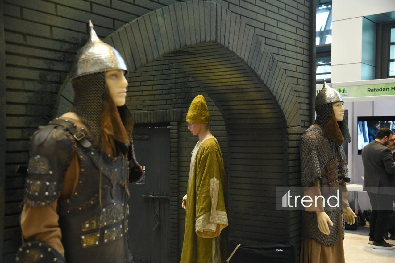 Креативные павильоны и красочные экспозиции на открытии "Культурного фестиваля ОИС: Бакинская Творческая неделя – 2025"