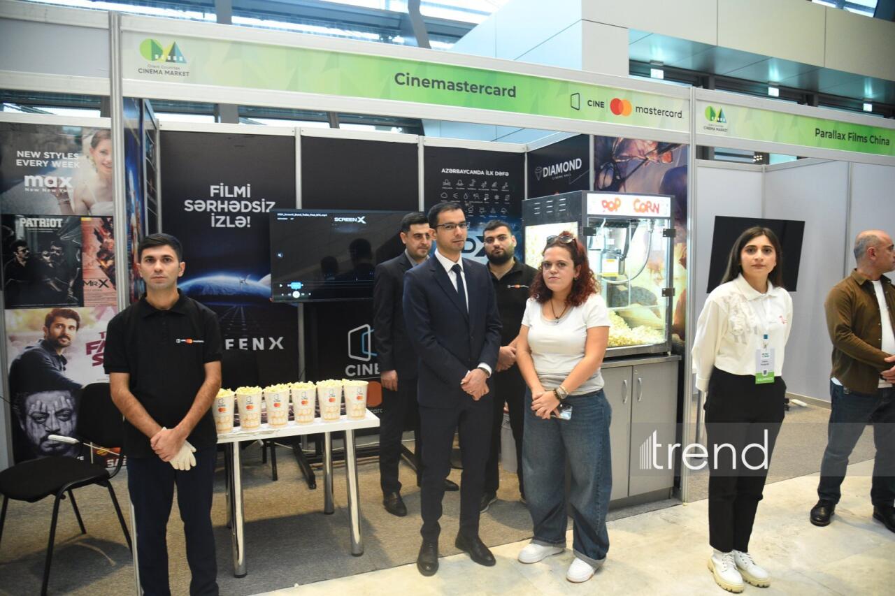 Креативные павильоны и красочные экспозиции на открытии "Культурного фестиваля ОИС: Бакинская Творческая неделя – 2025"