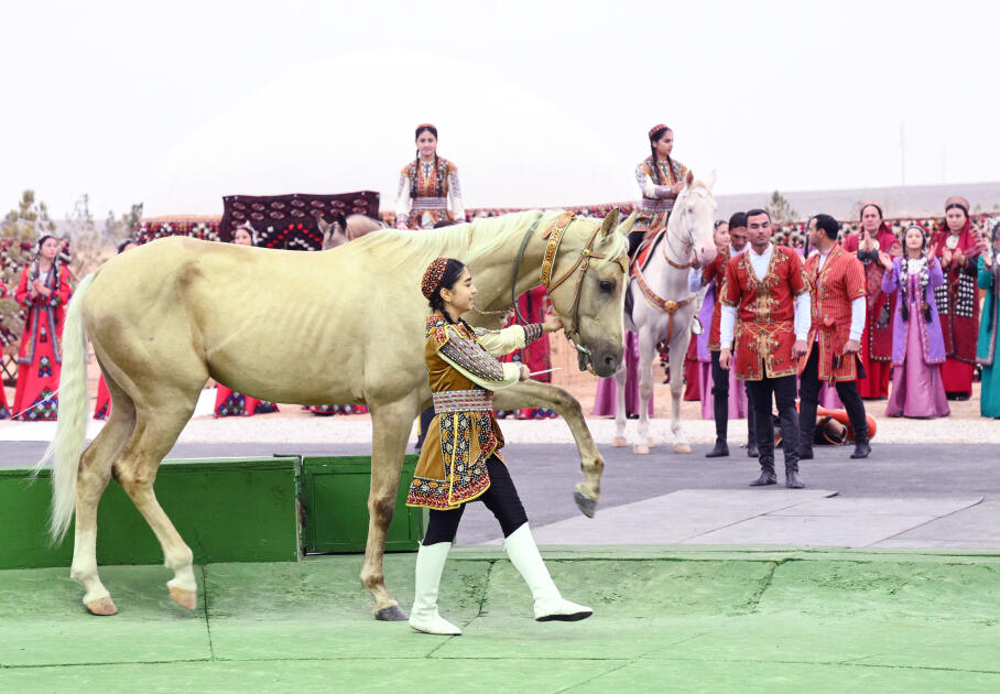 Вице-президент Фонда Гейдара Алиева Лейла Алиева приняла участие в выставке, посвященной национальной кухне Туркменистана