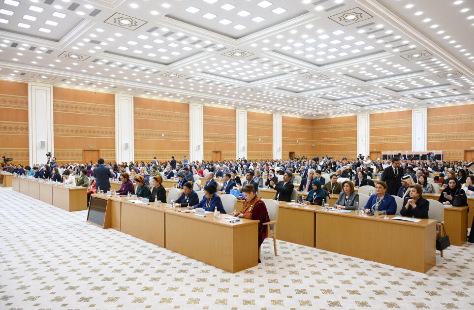 Вице-президент Фонда Гейдара Алиева Лейла Алиева приняла участие в международной конференции в Туркменистане