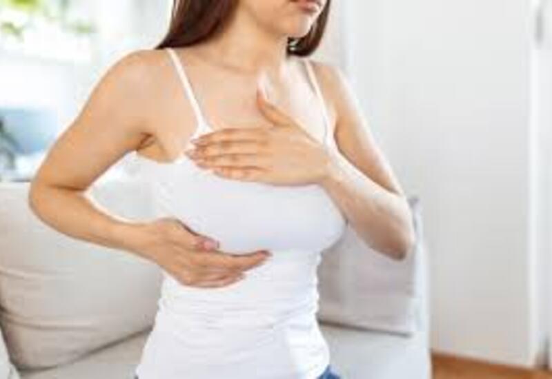 Онколог назвала ранние признаки рака груди