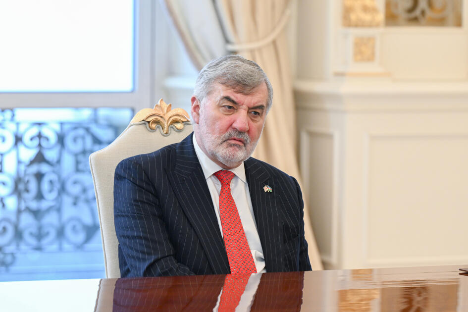 Президент Ильхам Алиев принял торгового посла Великобритании и Северной Ирландии по Азербайджану