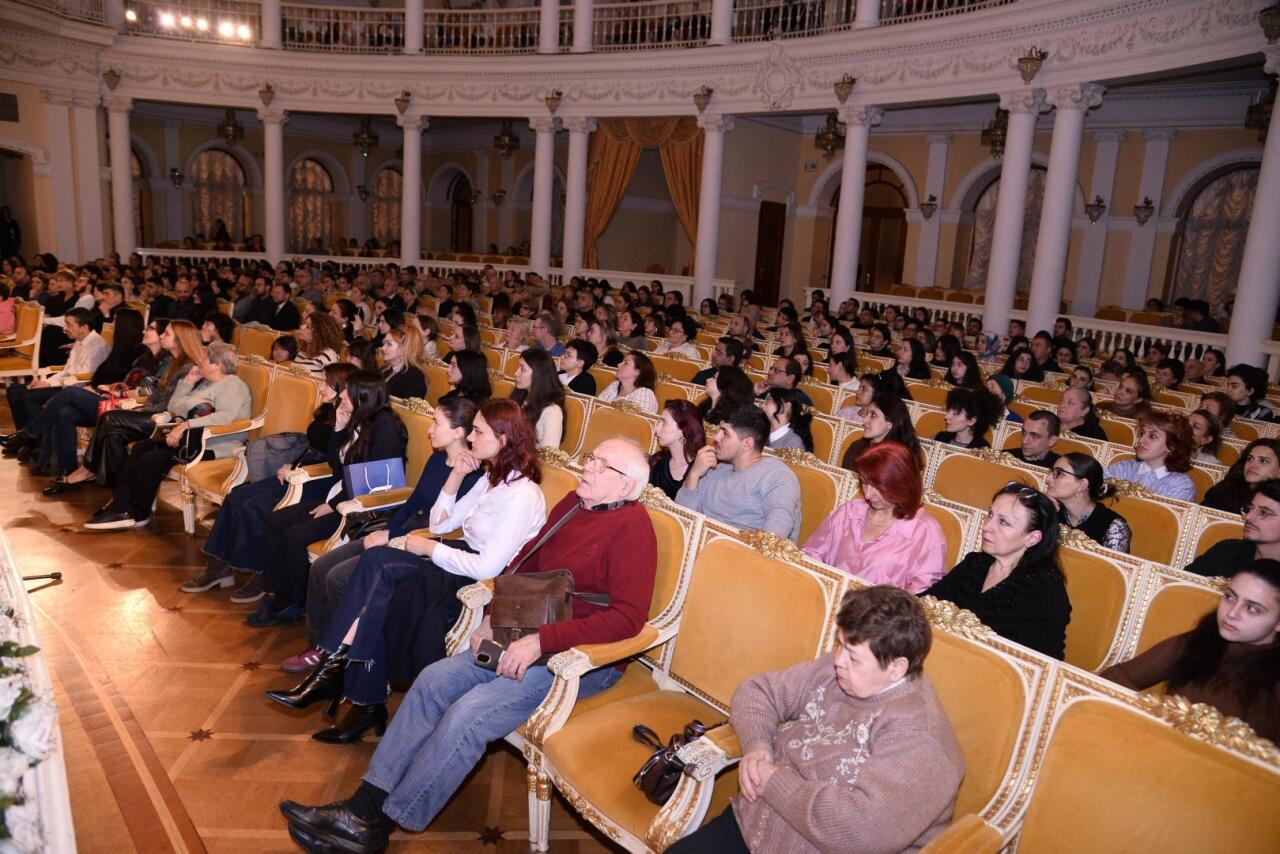 "Послеполуденный отдых фавна" в Баку