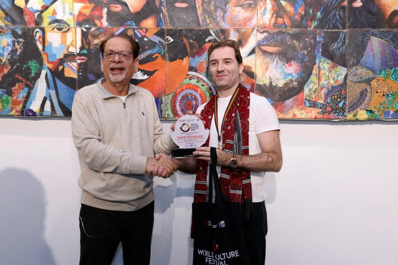 Заслуженный артист Азербайджана Сахиб Пашазаде удостоен почётной медали в Пакистане