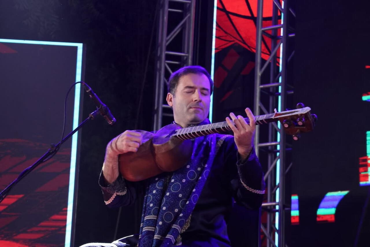 Заслуженный артист Азербайджана Сахиб Пашазаде удостоен почётной медали в Пакистане