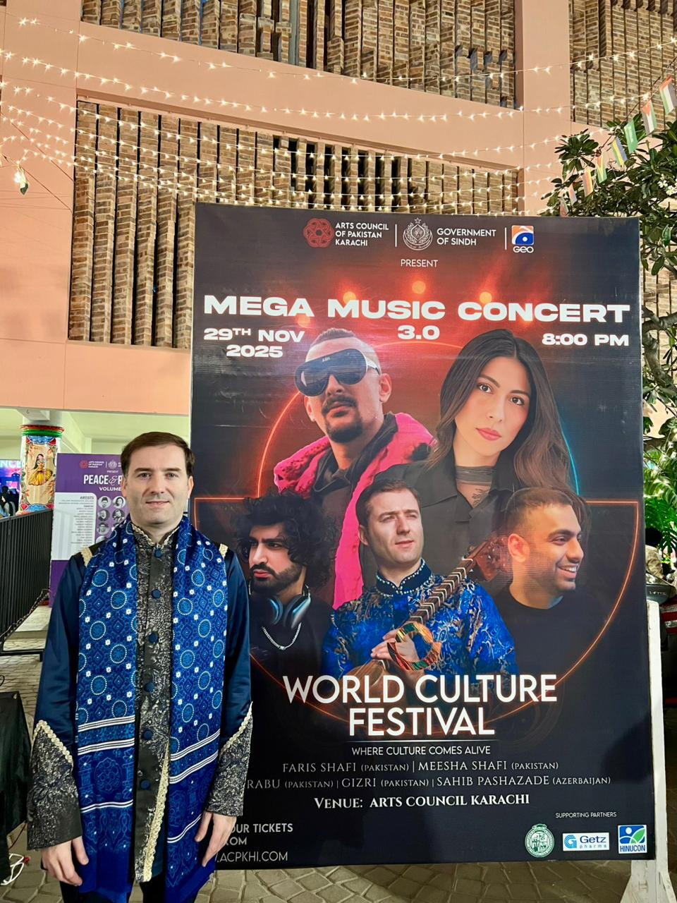 Заслуженный артист Азербайджана Сахиб Пашазаде удостоен почётной медали в Пакистане