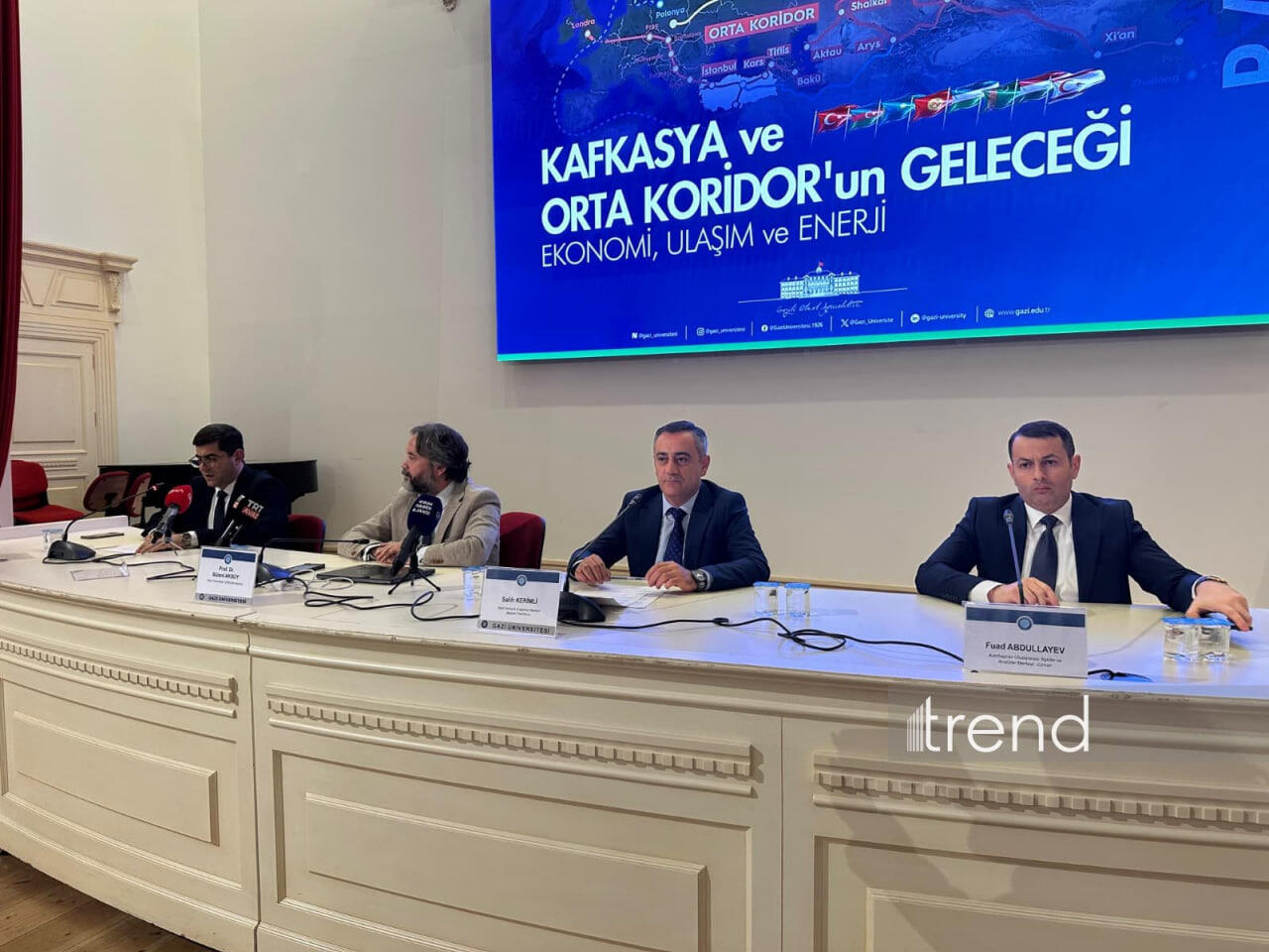 Orta Dəhliz yük daşımalarının sürətli və təhlükəsiz həyata keçirilməsinə imkan yaradır