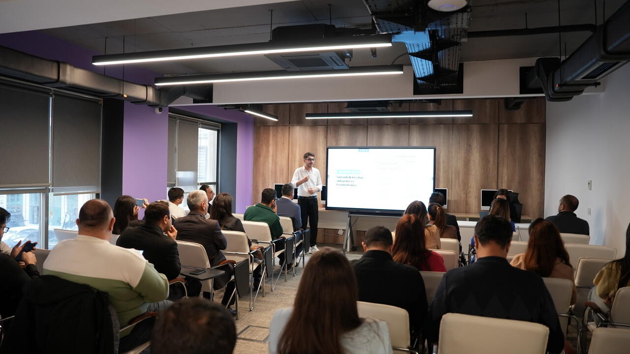 “Süni intellekt standartlarının media kommunikasiyası” mövzusunda media nümayəndələri üçün təqdimat keçirilib