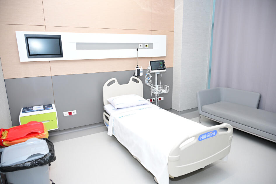 Heydər Əliyev Fondunun vitse-prezidenti Leyla Əliyeva Liv Bona Dea Hospitalında Sümük iliyi nəqli mərkəzinin açılış mərasimində iştirak edib