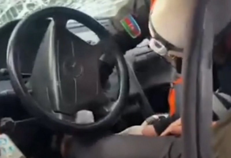 В Баку столкнулись два автомобиля