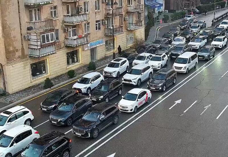 Sürücülərin NƏZƏRİNƏ: Bakıda bu yollarda sıxlıq var