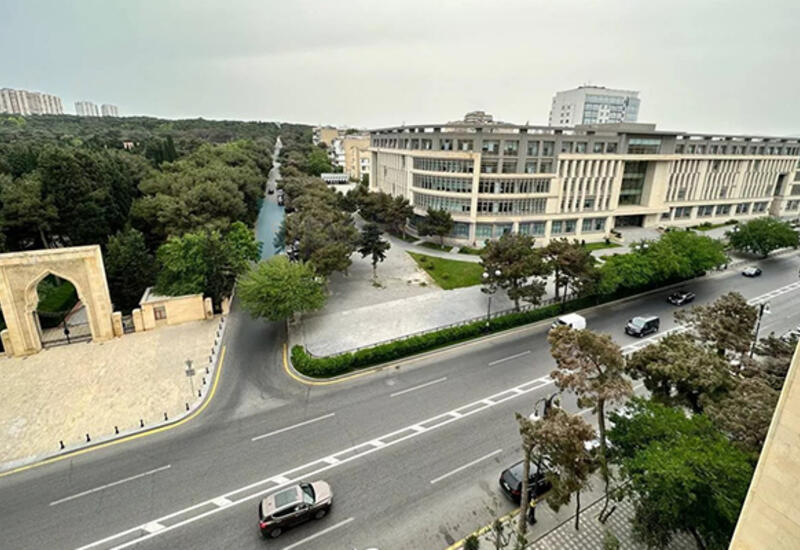 Завтра на ряде улиц и проспектов Баку ограничат движение транспорта