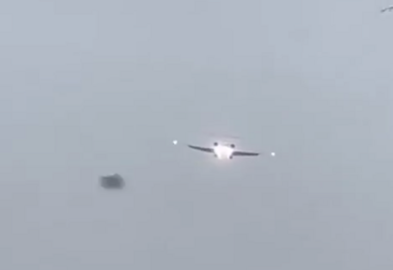 Сильный ветер осложнил посадку самолёта в Белфасте