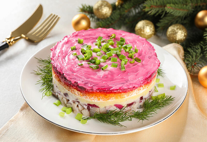 Назван максимально допустимый размер порции новогоднего салата