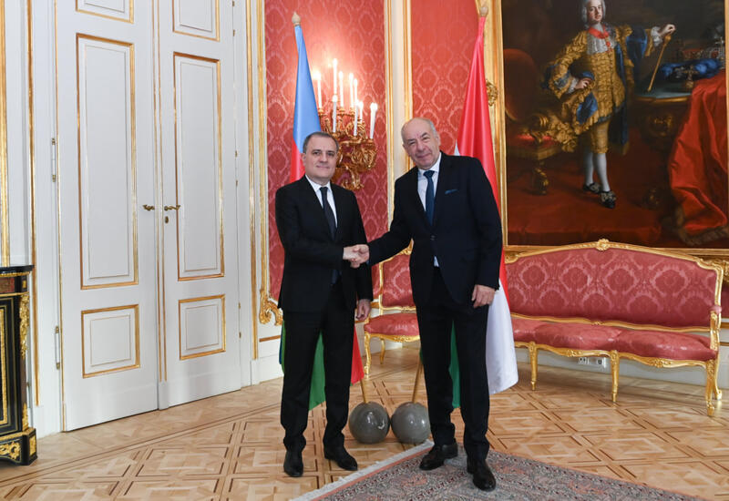 Джейхун Байрамов обсудил с Президентом Венгрии расширение стратегического партнерства