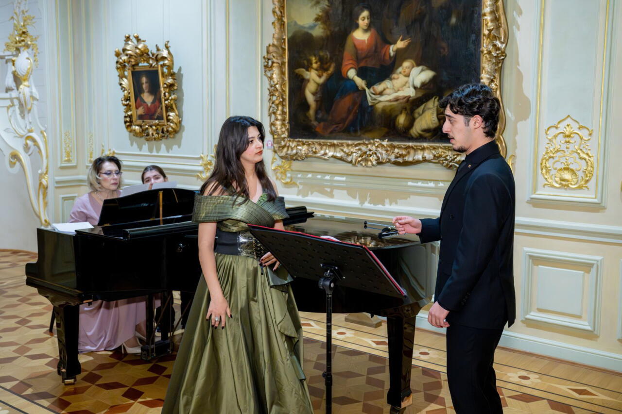 Азербайджанской музей в ауре классической музыки – душевный отдых среди картин