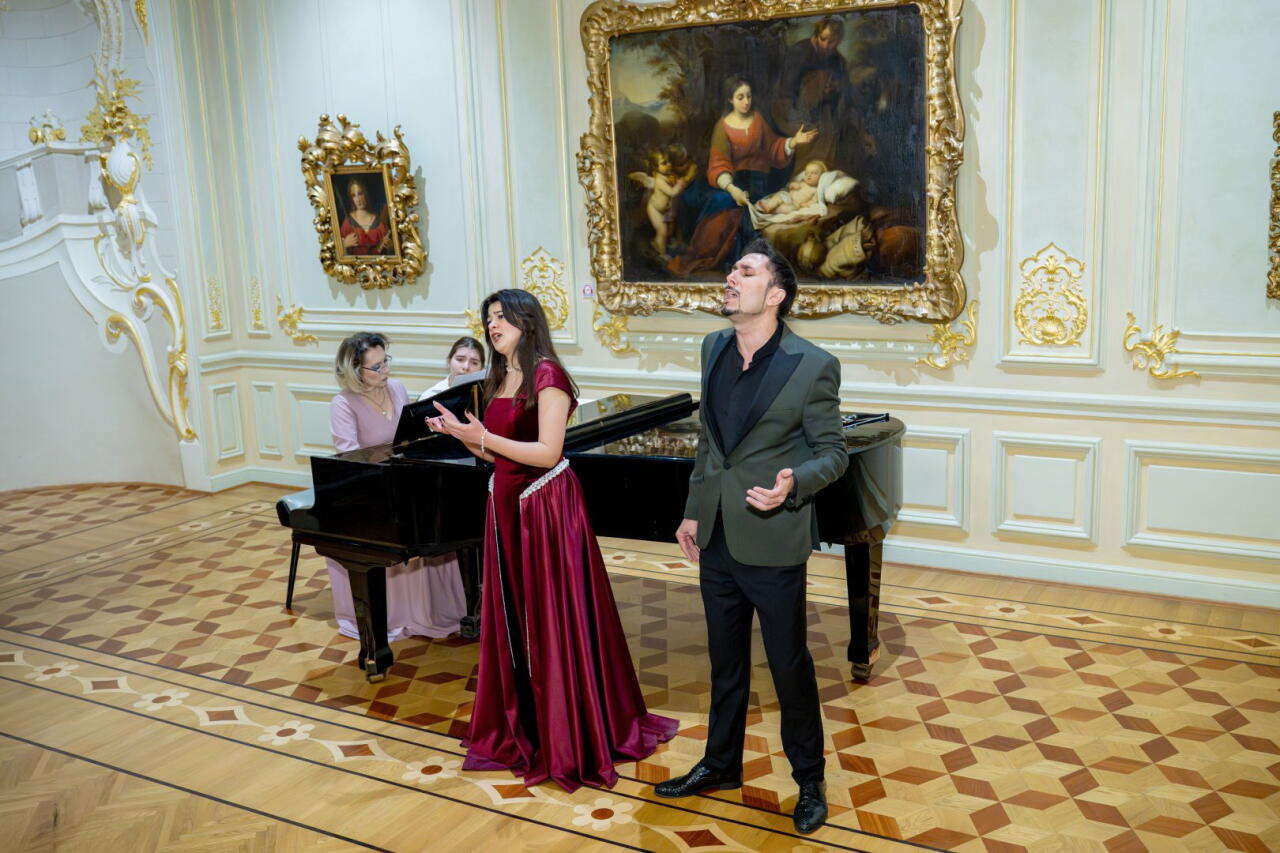 Азербайджанской музей в ауре классической музыки – душевный отдых среди картин