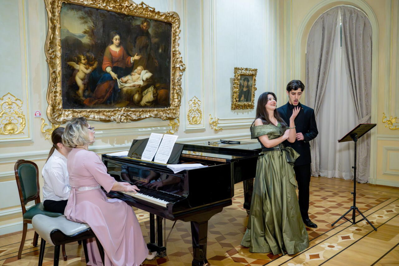 Азербайджанской музей в ауре классической музыки – душевный отдых среди картин