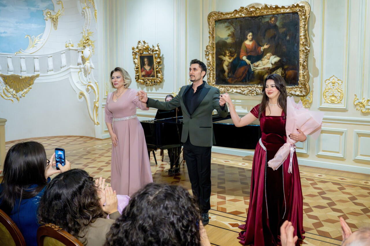 Азербайджанской музей в ауре классической музыки – душевный отдых среди картин