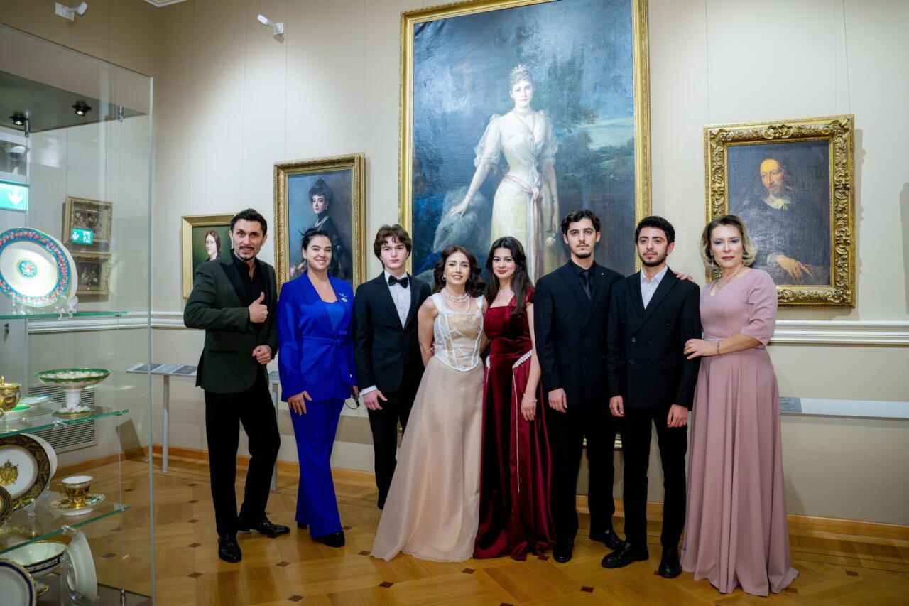 Азербайджанской музей в ауре классической музыки – душевный отдых среди картин